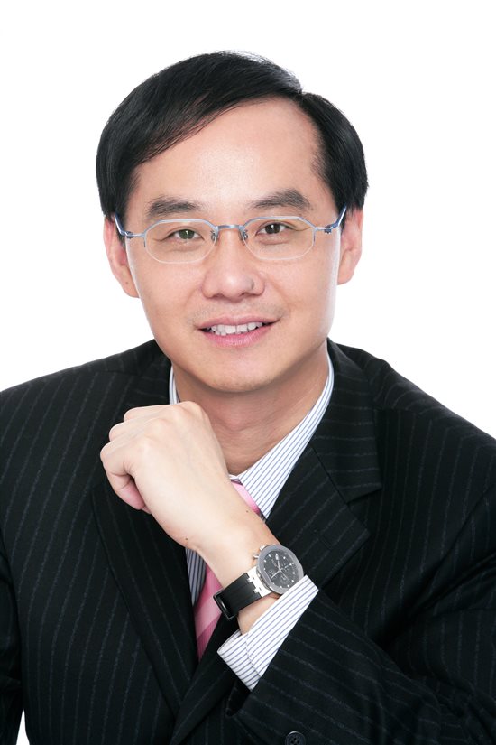 周大福珠宝集团董事总经理黄绍基先生（1）